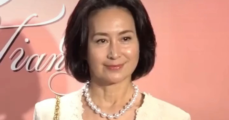 美高梅中国董事长何超琼，清仓美高梅国际的股份，套现近10亿元！
