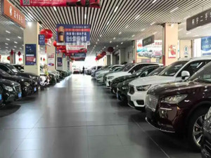 有二手车商甩卖豪车：宝马18.8万元，奔驰14万余元，奥迪17万元！美以伊战争、新能源替代等因素正冲击燃油车市场