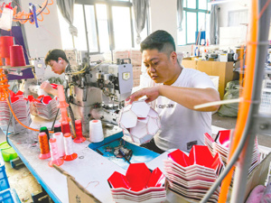 刷屏世界杯，中国城市竞速“7万亿元”新主场