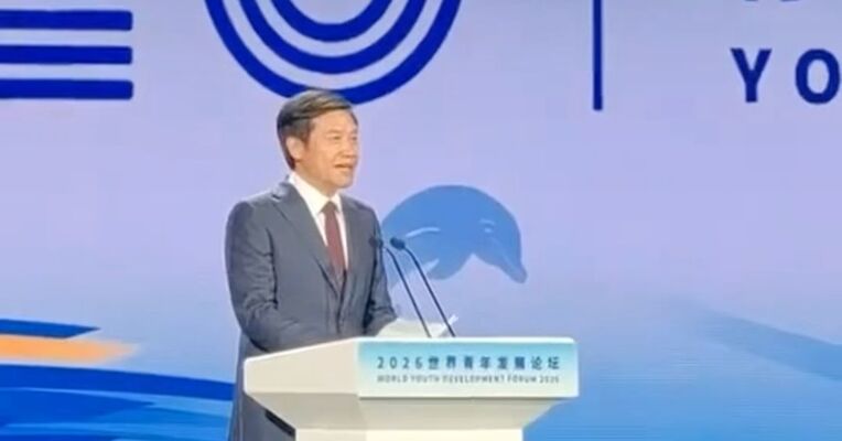 雷军分享30余年创业心得：找一件真正热爱的事情，坚持做下去；以高目标牵引，敢想敢干
