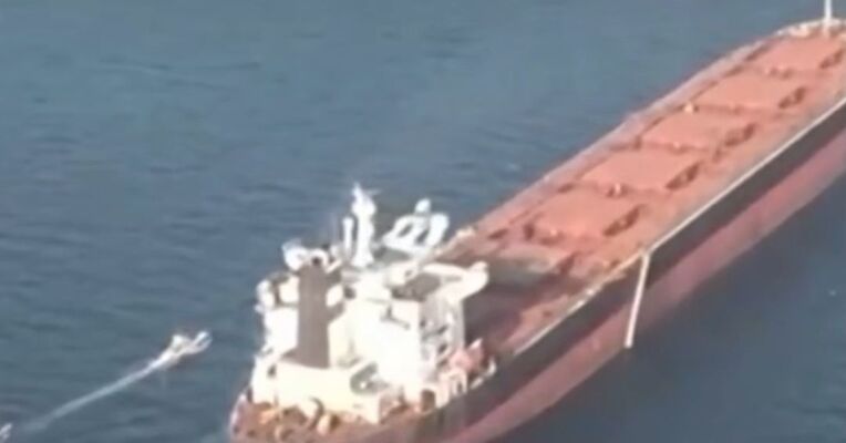 霍尔木兹海峡免费通行 申请通过的商船在60天内将被免收费用