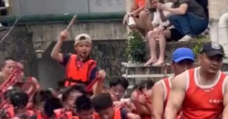 人均宗门天骄！佛山小学生扒龙船气势如虹 传承在他们身上具象化了！