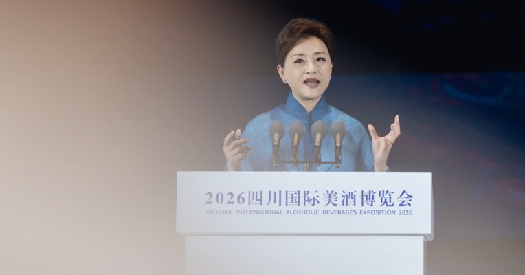 杨澜：白酒传统手工艺的智慧和美不会被替代