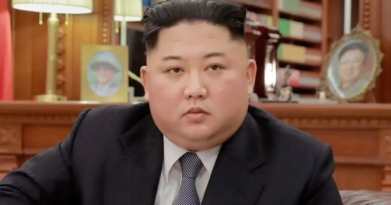 金正恩：美韩行为严重恶化朝鲜半岛局势 ！加快推动1万吨级战略导弹巡洋舰建造，主权和安全要靠强大实力保证