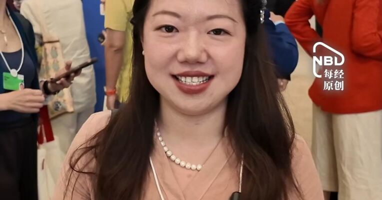 现场直击2026夏季达沃斯:先进材料成Al必争之地，夏季达沃斯热议超导体，银产量是制约因素