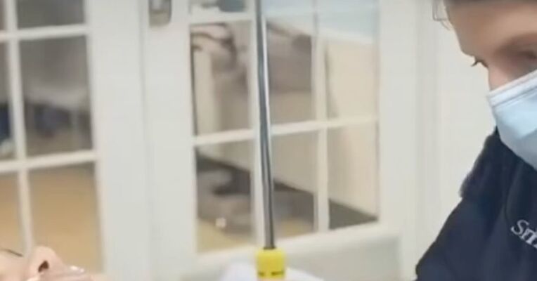 法国单日死亡人数增加！巴黎两家殡仪馆爆满，大量医院没有安装空调，病房温度近40°C，全国紧急下单3万台
