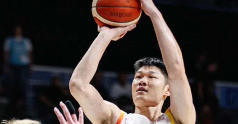 背水一战！中国男篮92-74大胜中国台北男篮顺利晋级 赵继伟17分6助，胡金秋13分6板
