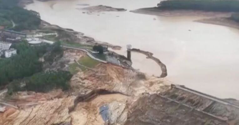 全国62条河流发生超警以上洪水，水利部升级发布洪水橙色预警，350名水库抢险专业人员驰援南宁