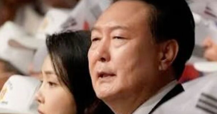 尹锡悦三审获刑7年 ！在紧急戒严事件后涉嫌动用总统警卫部门阻止韩国执法机构