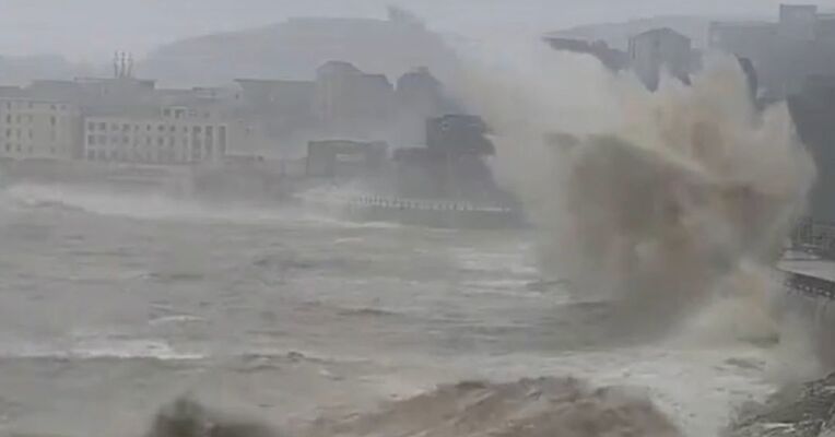 “巴威”预计登陆地点又变了 将于12日凌晨在浙江三门至苍南一带沿海登陆