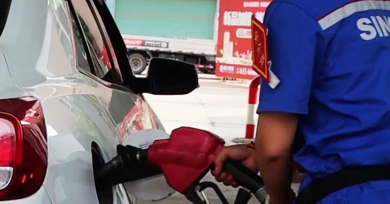 中国首个禁售燃油车省份确认，海南2030年起不再卖油车! 已上牌的存量燃油车仍可正常年检、合法上路