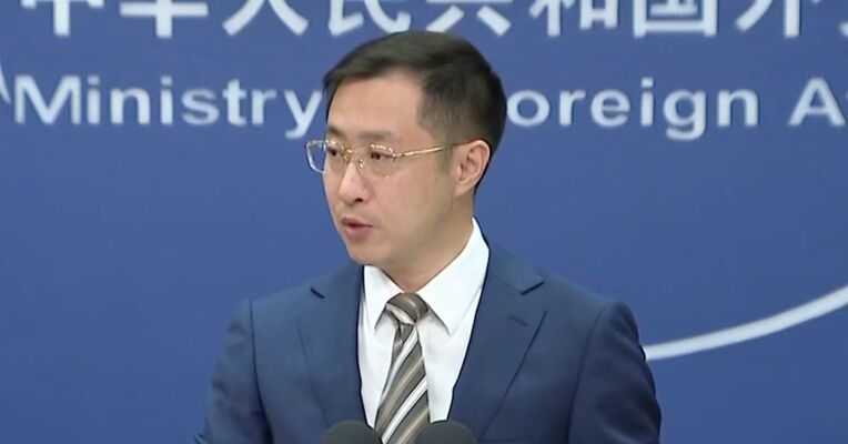 美国拟对包括中国在内的俄罗斯能源买家征最高100%关税，中方回应：坚决反对没有国际法依据的非法单边制裁