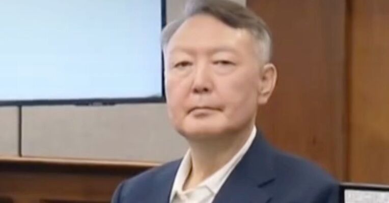 尹锡悦涉嫌接受免费舆论调查服务 一审被判2年