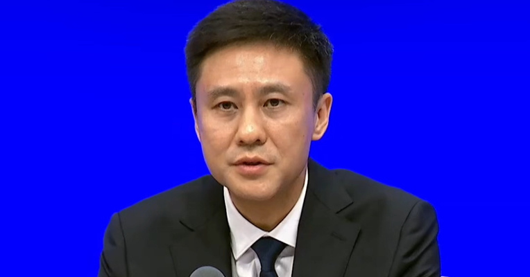 外汇局严厉打击地下钱庄，上半年相关罚没款超4亿元；在必要时强化逆周期调节和预期引导，维护外汇市场平稳运行