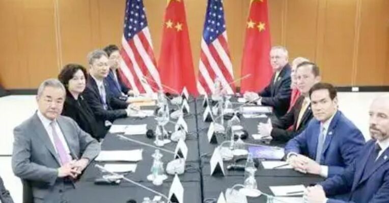 外交部长王毅22日在马尼拉会见美国国务卿鲁比奥 王毅：让中美关系的机遇之年照进现实