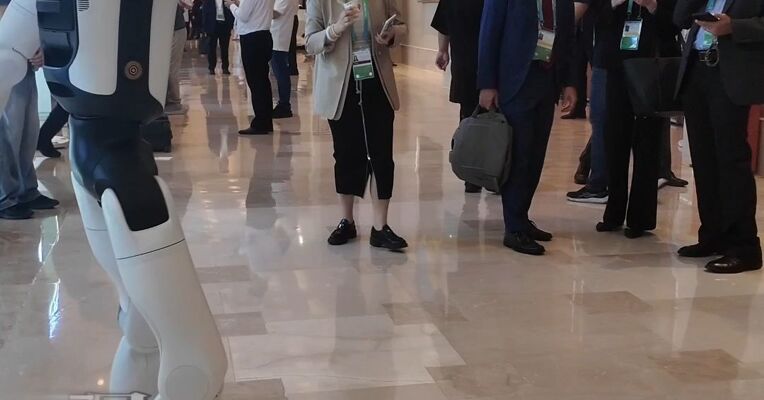 东盟副秘书长萨特温德·辛格：AI竞争不止在模型有多大，更在应用有多深