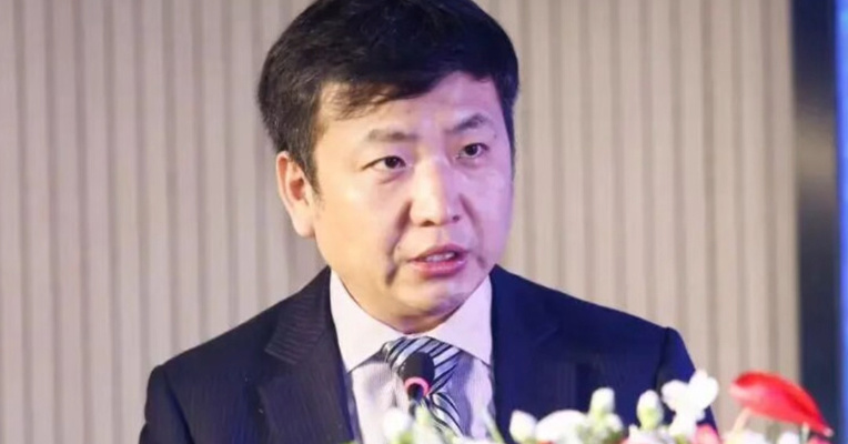 左手长鑫科技暴涨超500%，右手兆易创新一度跌停！创始人朱一明身价单日暴涨632亿元，曾公开承诺未来将约7.68亿股分给员工