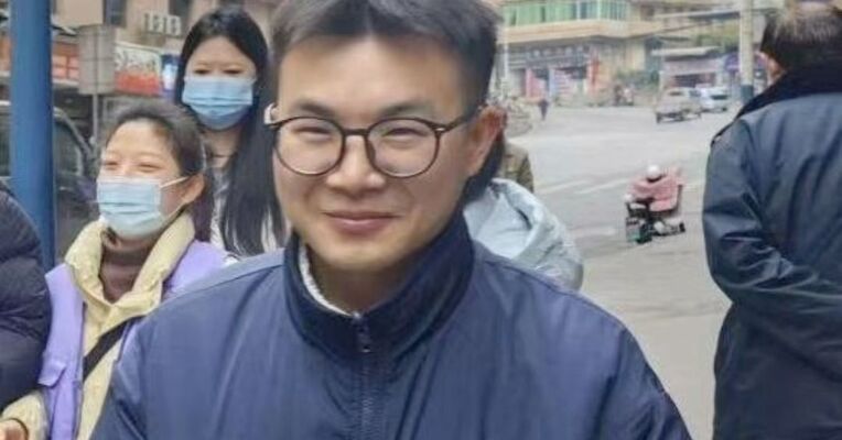 痛心！重庆彭水失联网格员26岁的龚宝冬确认遇难，“爸，明天帮我买点菜回来”，成了山体崩塌前，龚宝冬留给家人最后的话