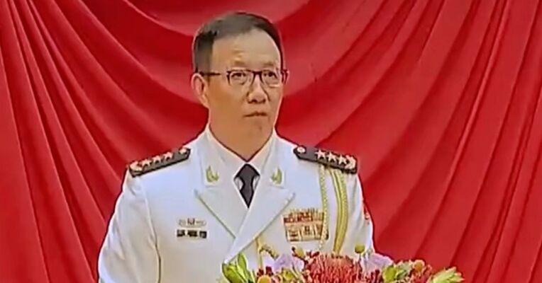 国防部举办盛大招待会，热烈庆祝中国人民解放军建军99周年，国防部部长董军：当好祖国统一的稳固底牌