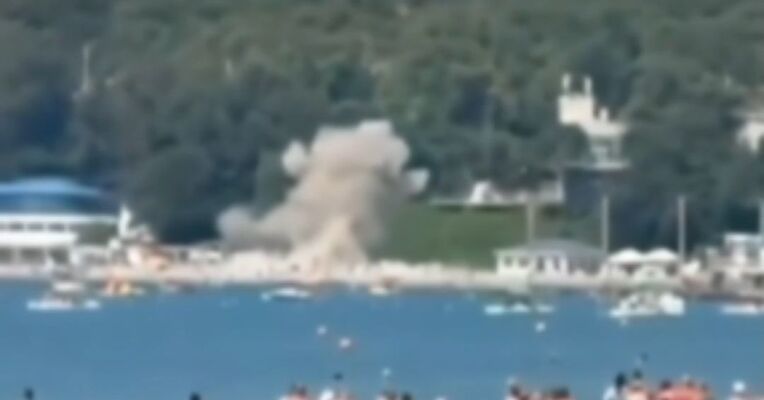 乌无人机突袭俄罗斯画面曝光 在度假海滩坠毁爆炸！7人死亡 3个是儿童