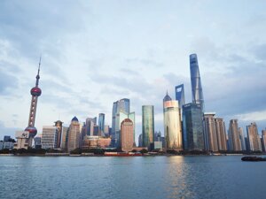 上海楼市淡季不淡：7月新房成交前四楼盘全是“10万+”，有豪宅项目1分钟销售1亿元，二手房成交套数同比上涨18%