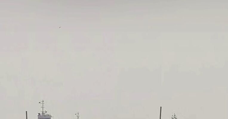 美国伊朗阿曼三方被曝接近达成海峡通行临时协议 特朗普：再反悔 我发飙