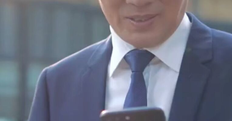 网络玩梗不能越过名誉权红线，00后朋友圈骂前老板“老登”被起诉，法院：带有年龄贬损的意味