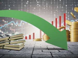 天能股份上半年归母净利润预降超65%，硫酸涨价叠加政策调整挤压盈利空间