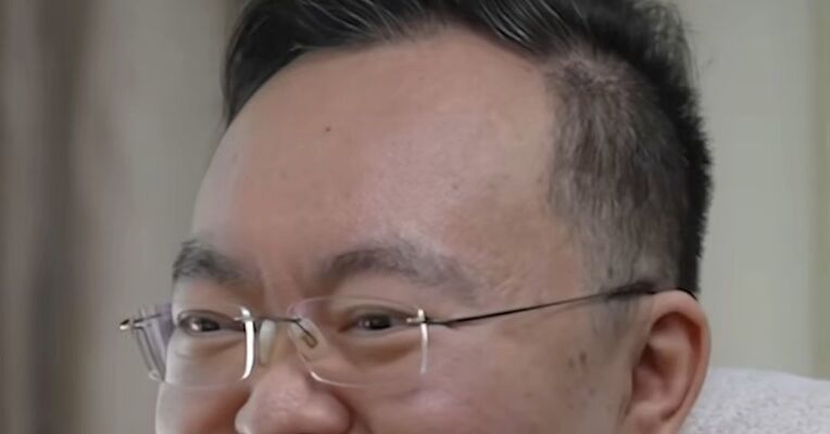 央视专访蔡磊 蔡磊：我坐在这里绝不是为了博同情 在几十万病友的生机面前 我个人的面子和尊严已经不值一提了