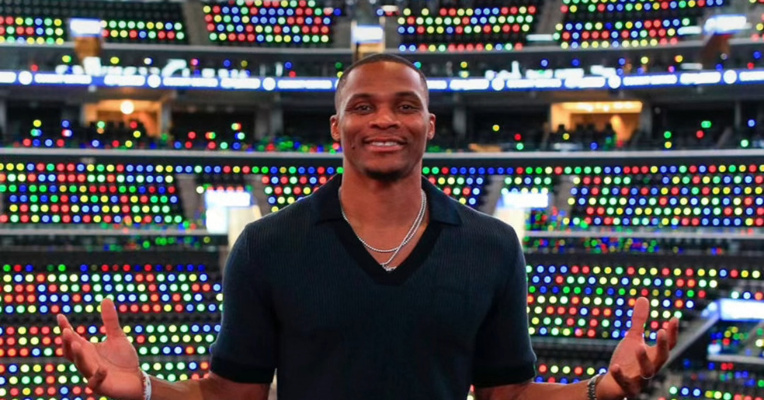 “威少”宣布退役，结束18年的NBA生涯；其拒绝国王奇才报价仍选择离开，效力过7支球队，超200次三双位列NBA历史第一