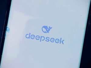 梁文锋、马斯克同日上新：DeepSeek暂未涨价，Grok 4.6单任务成本与Kimi K3持平，中美大模型价差正在收窄