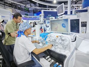 腔镜手术机器人‌全面纳入省级集采 直观复星CEO刘釜均：集采一次能覆盖更多医疗机构，有助于进一步扩大可及性