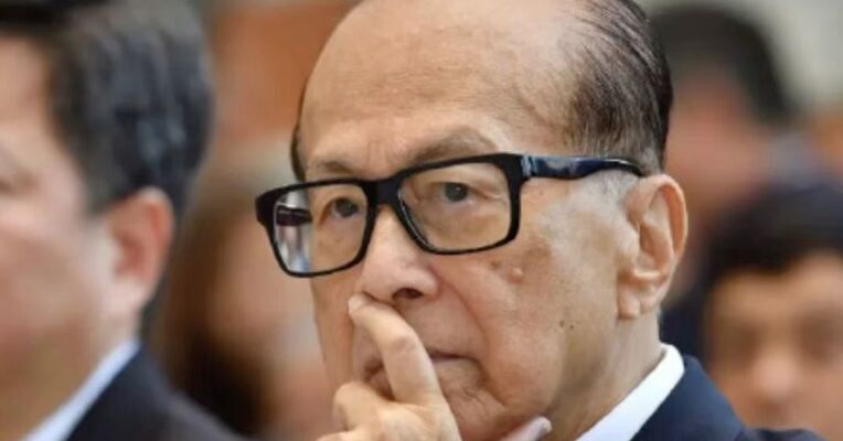 李嘉诚旗下长实最新业绩公布！手握超200亿港元现金仍然审慎 ，长实管理层坦言对市场“想预测也预测不到”，对内地项目仍将积极促销去化
