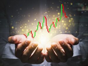 紫光国微上半年净利润同比增长15.29%：三大主业毛利率齐降，北向资金、“牛散”二季度再度加仓