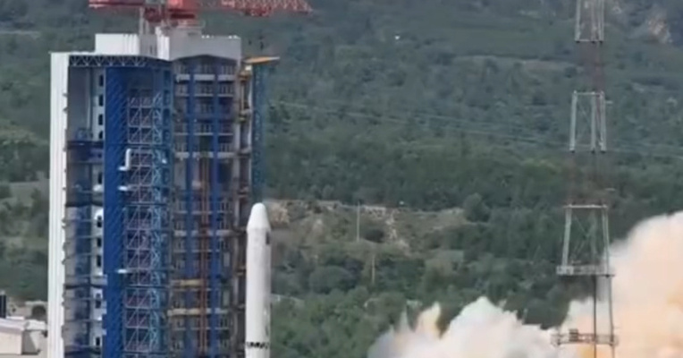 我国在太原卫星发射中心使用长征二号丙运载火箭，成功将SEO卫星发射升空，卫星顺利进入预定轨道，发射任务取得圆满成功