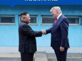 特朗普命令大幅削减美韩军演，称与朝鲜领导人金正恩关系良好，外交部：维护朝鲜半岛和平稳定符合各方共同利益