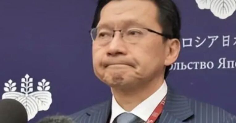 高市早苗强烈抗议普京登岛 俄连续召见日驻俄大使 日方以 “身体不适” 等理由推脱 消息公开后，大使“突然感觉好多了”
