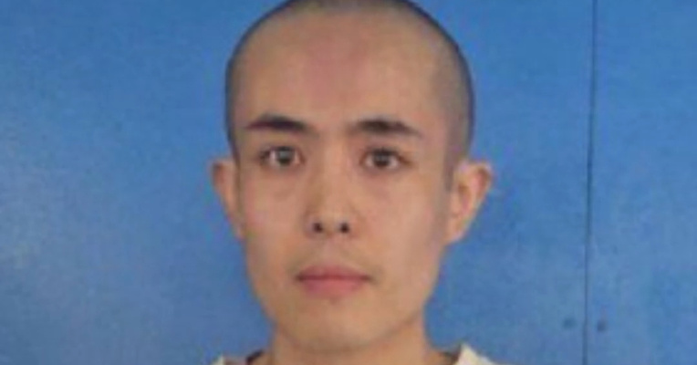 以“出国务工”为饵，诱骗被害人至境外，实施抢劫、殴打、非法拘禁、奸淫、强迫卖淫！涉王星案17名跨境人口贩卖集团被提起公诉
