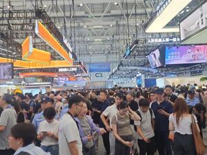 暴走2万步，速览“2026机器人大会”！从“讲故事”到“做生意”，机器人开始全员“干活”
