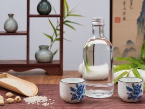 口子窖上半年实现营收19.52亿元，兼香小酒“麻雀也能喝二两”能打开年轻消费市场吗？