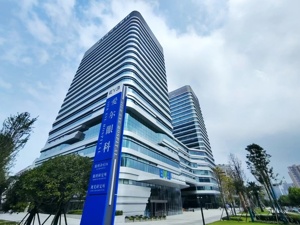 爱尔眼科2026年上半年：门诊破千万人次大关，拟注销1856余万股