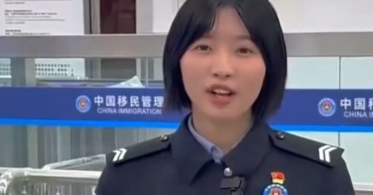 上外毕业，转身奔赴雪域边陲，吉隆口岸“小邬”警官确认平安，西藏边检总站发合照 ：“愿奇迹发生，盼战友归来”