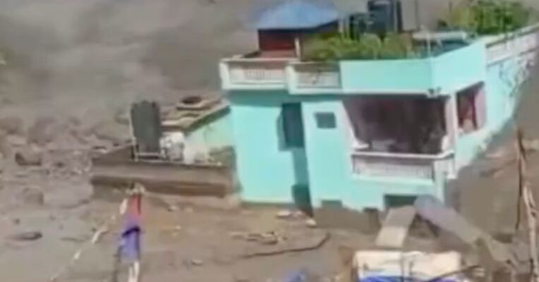 尼泊尔“楼坚强”挺住了！女主人回忆惊魂一刻：我们紧靠在一起，做好一同赴死的准备，网友：面对无情灾害，希望更多人平安