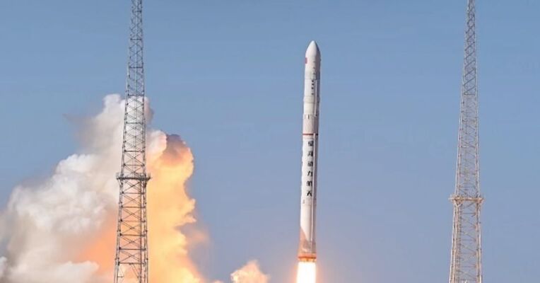点赞！智神星一号遥一运载火箭首发成功 ！该型火箭设计重复使用次数不少于25次，能为商业卫星客户打造高效率、低成本的“太空专列”