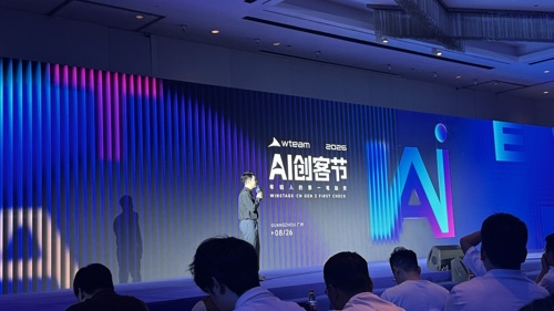 AI时代“00后”创业者生存实录：门槛低了，牌桌更挤了，“死亡之谷”如何穿越？