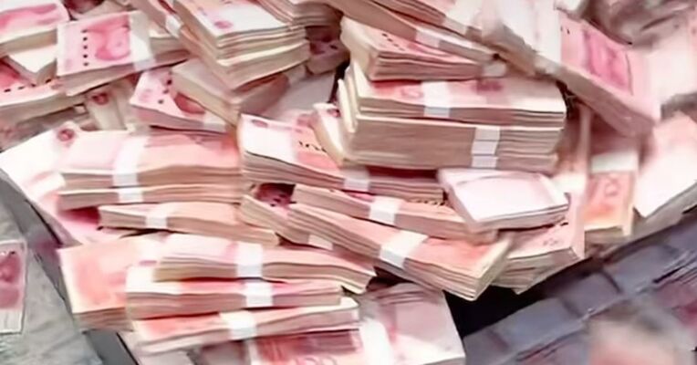充1000元误到账26419933亿余元！用户挥霍消费25万元后拒不退还，法院：不当得利，须返还