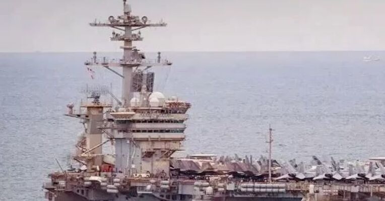 美国“林肯”号航母停靠泰国结束200多天部署 浑身锈迹斑斑靠岸前泰国警方赶紧大规模扫黄