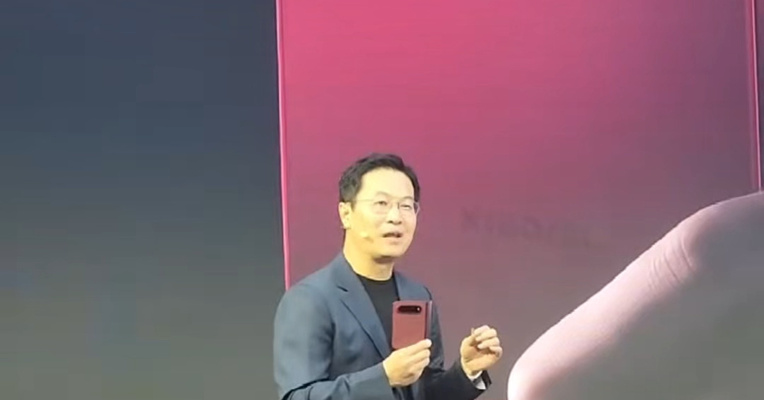 每经记者德国现场直击！2026年柏林国际消费电子展，小米首款阔折叠真机登场