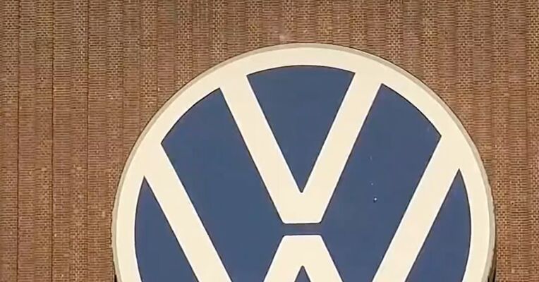 再裁5万人、车型砍掉一半！大众汽车敲定史上最大改革方案，计划裁员总数达到10万