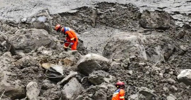 西藏吉隆泥石流灾害已造成31人遇难，531人失联，发现遗物987件